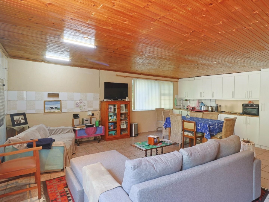 5 Bedroom Property for Sale in Gansbaai Central Western Cape